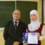 Доктор филологических наук Рамиев З. З. и победительница конкурса Ахмадишина Нурия